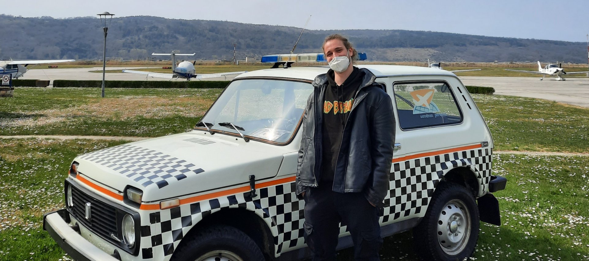 NA DRAŽBI PRODALI VEČ KOT TRI DESETLETJA STARO LADA NIVO